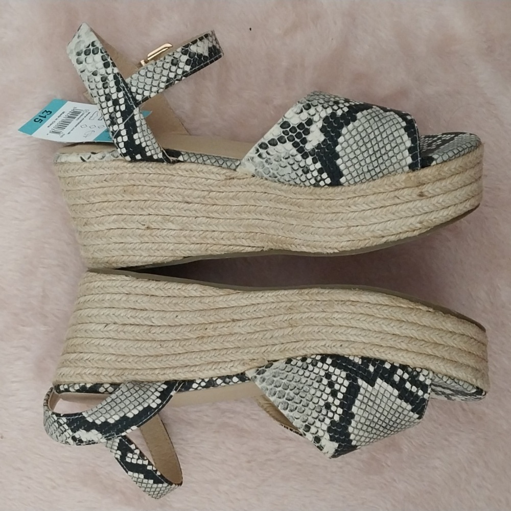 Papaya snakeskin gold buckle platform heel wedges shoes size 5 - Picture 4 of 7